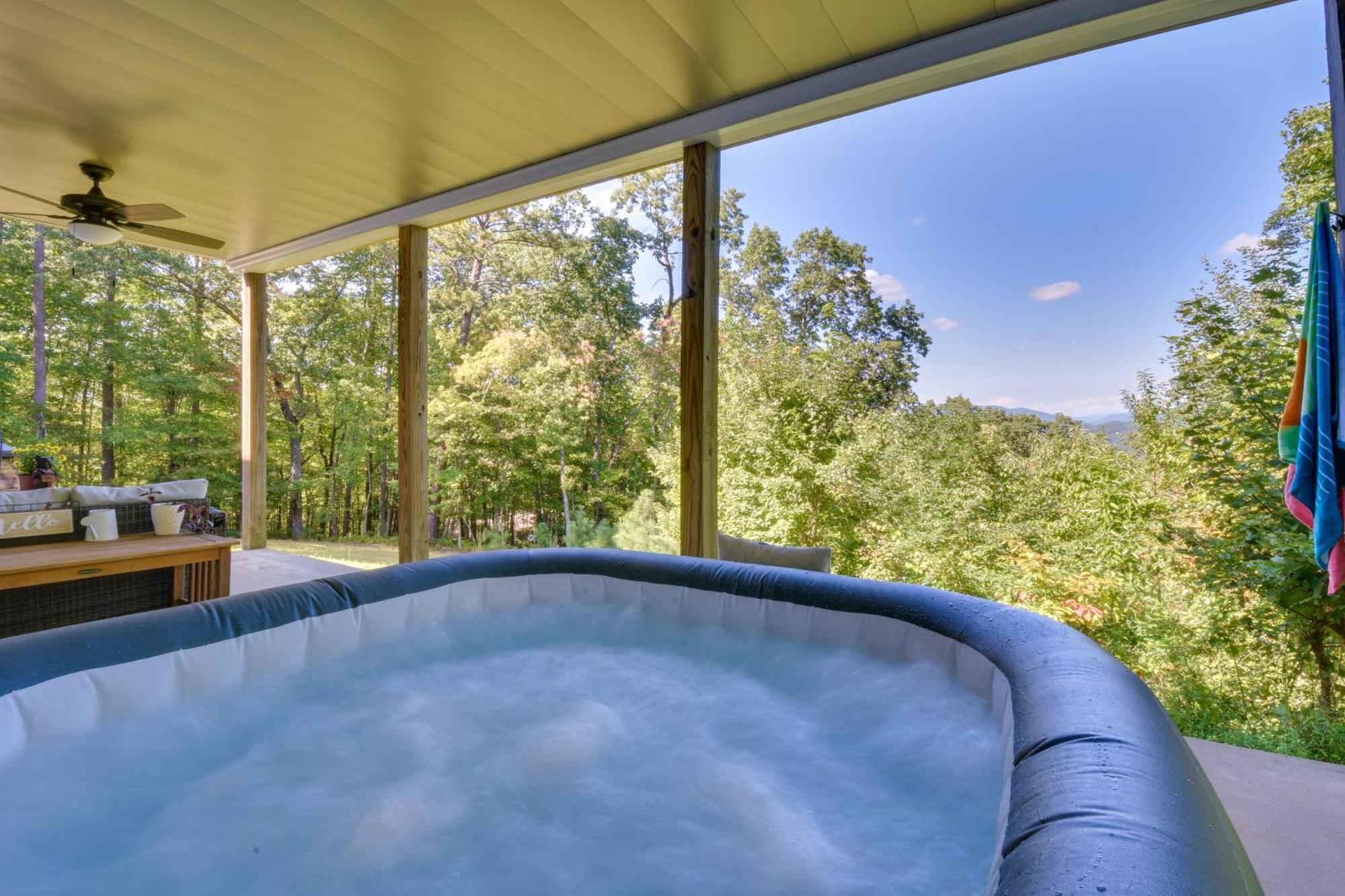 Lakemont Retreat Game Room, Hot Tub, And Mtn Views! Exterior photo